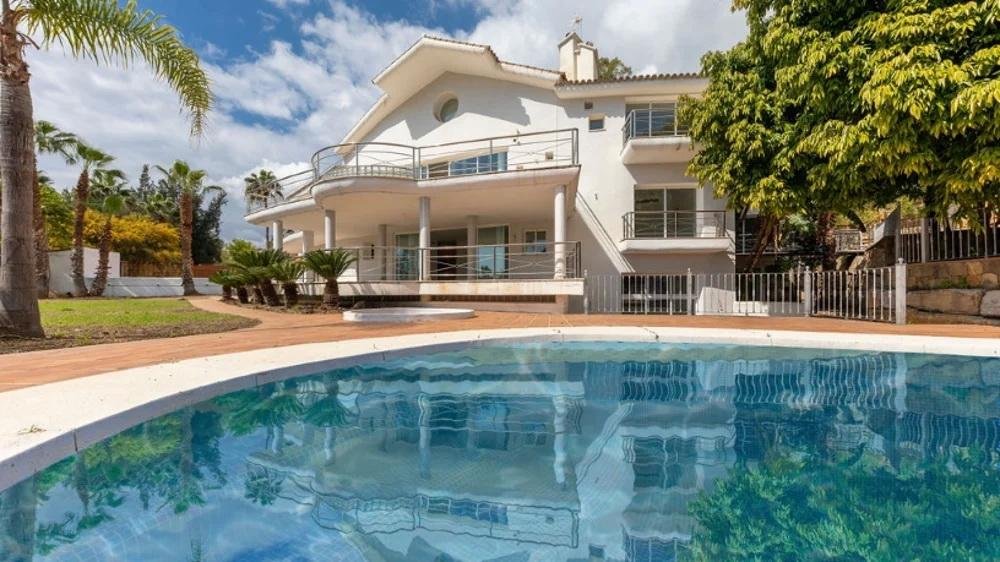 Single-family home in Urb. Los Almendros, Benahavís.