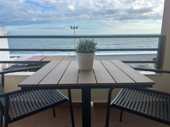 ALQUILER DE PISO EN CALETA DE VÉLEZ CON VISTAS AL MAR