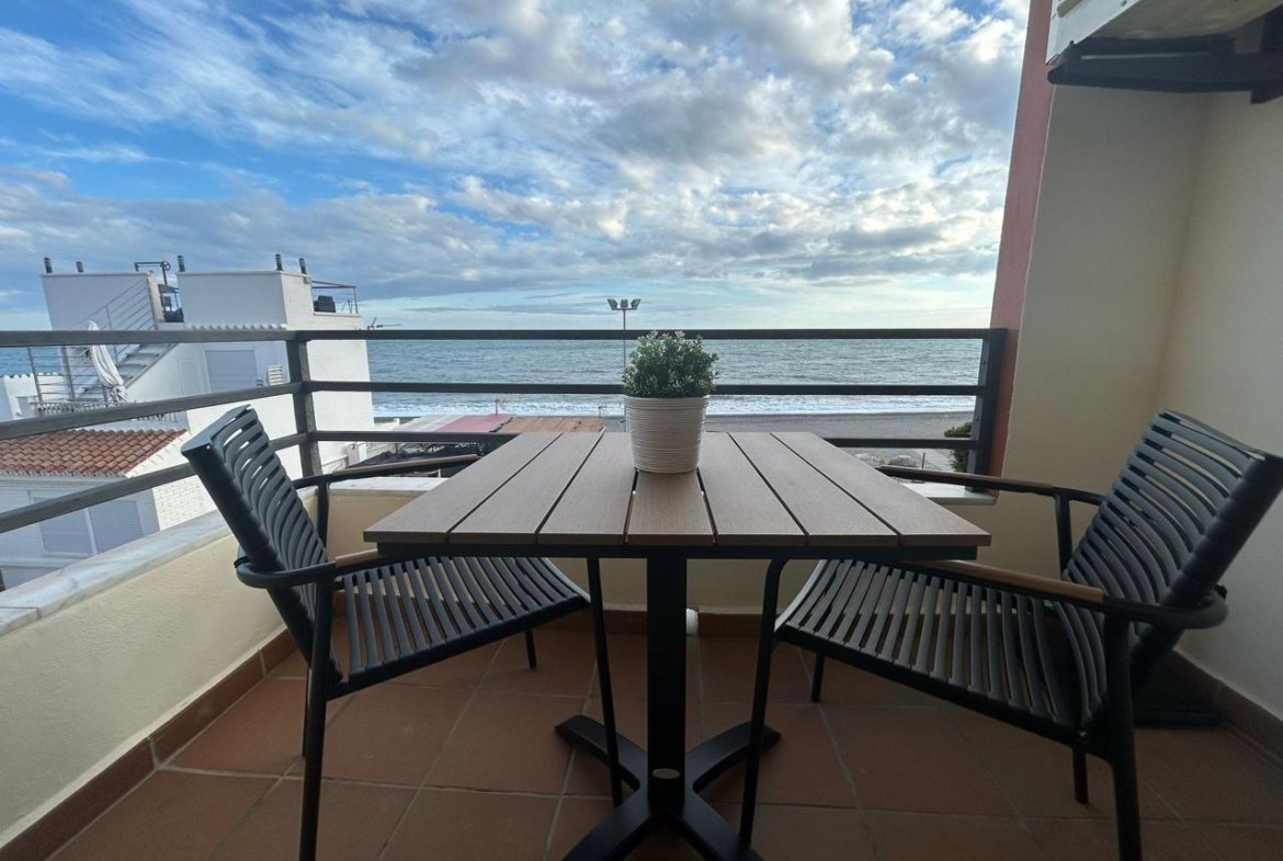 ALQUILER DE PISO EN CALETA DE VÉLEZ CON VISTAS AL MAR
