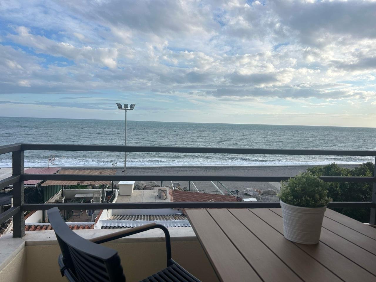 ALQUILER DE PISO EN CALETA DE VÉLEZ CON VISTAS AL MAR