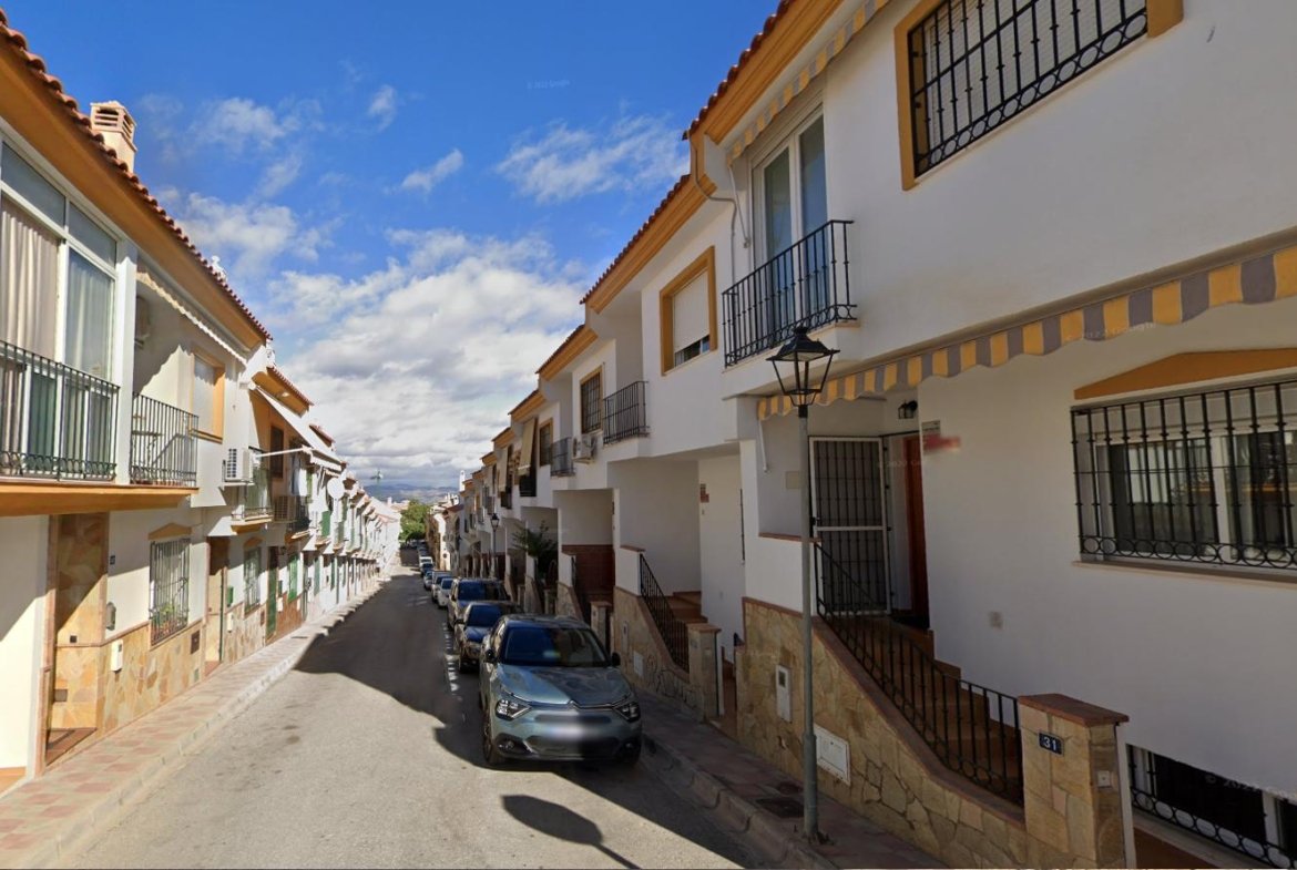CHALET ADOSADO EN ALHAURÍN DE LA TORRE, MÁLAGA