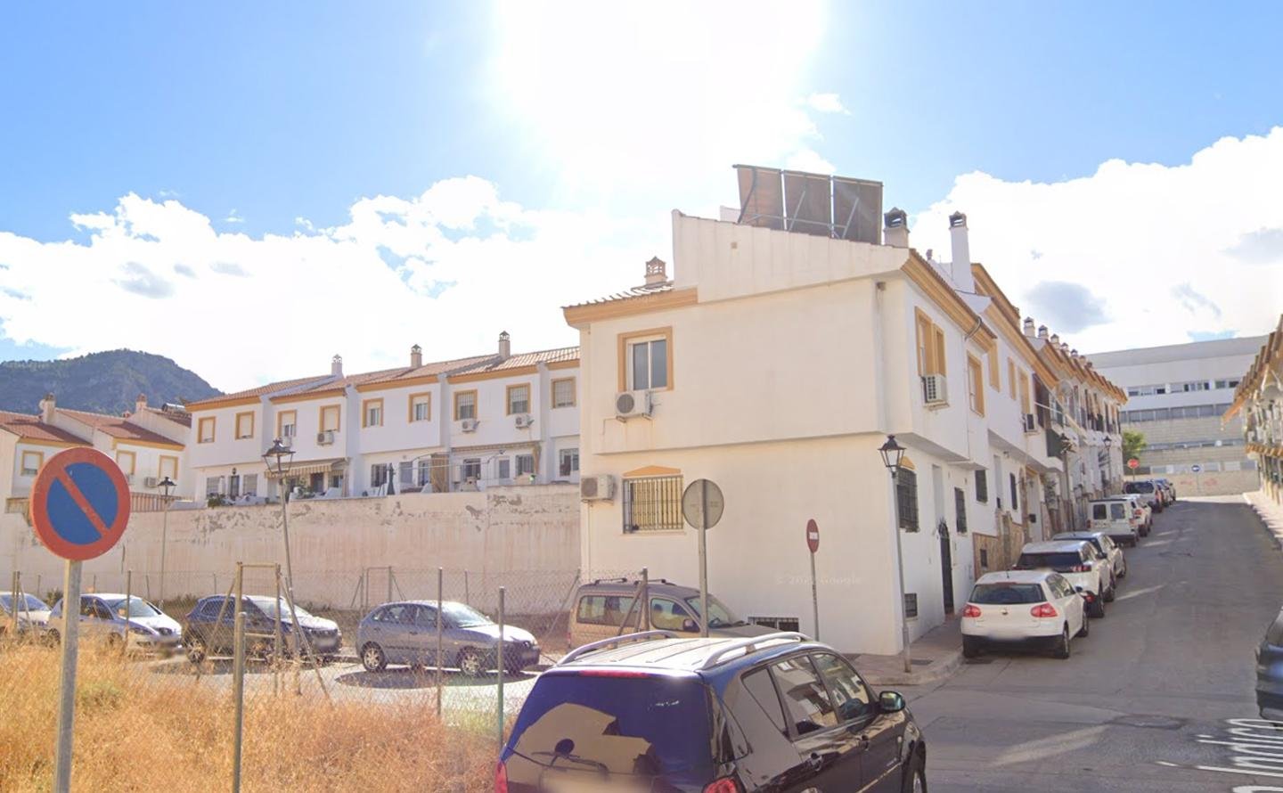 CHALET ADOSADO EN ALHAURÍN DE LA TORRE, MÁLAGA