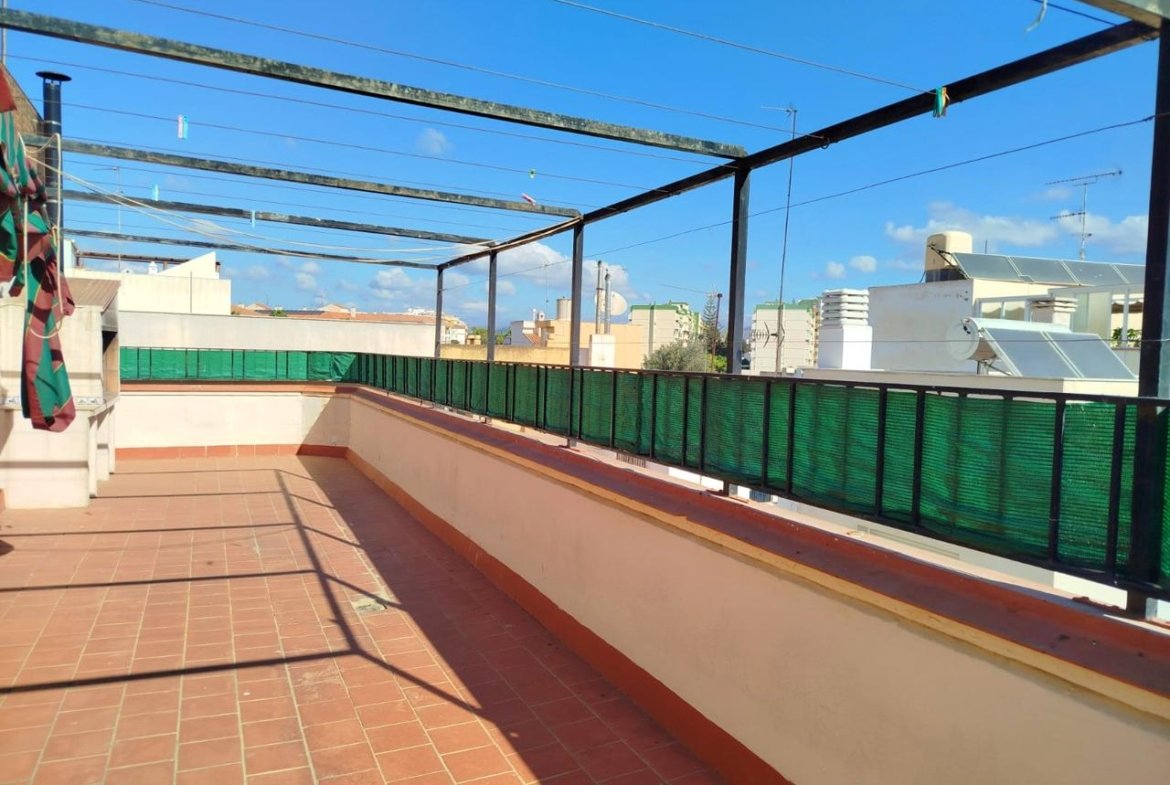 ÁTICO EN EL CENTRO DE TORRE DEL MAR.