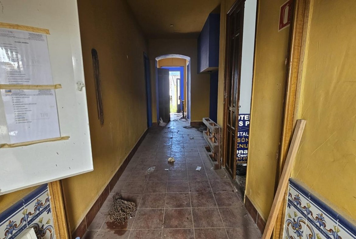 HOTEL EN BENAOJÁN, MÁLAGA.