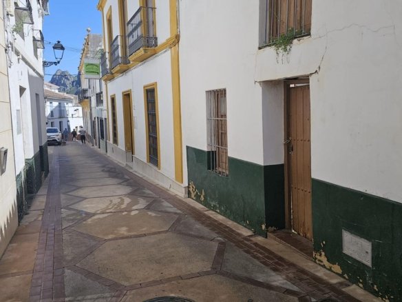 HOTEL EN BENAOJÁN, MÁLAGA.