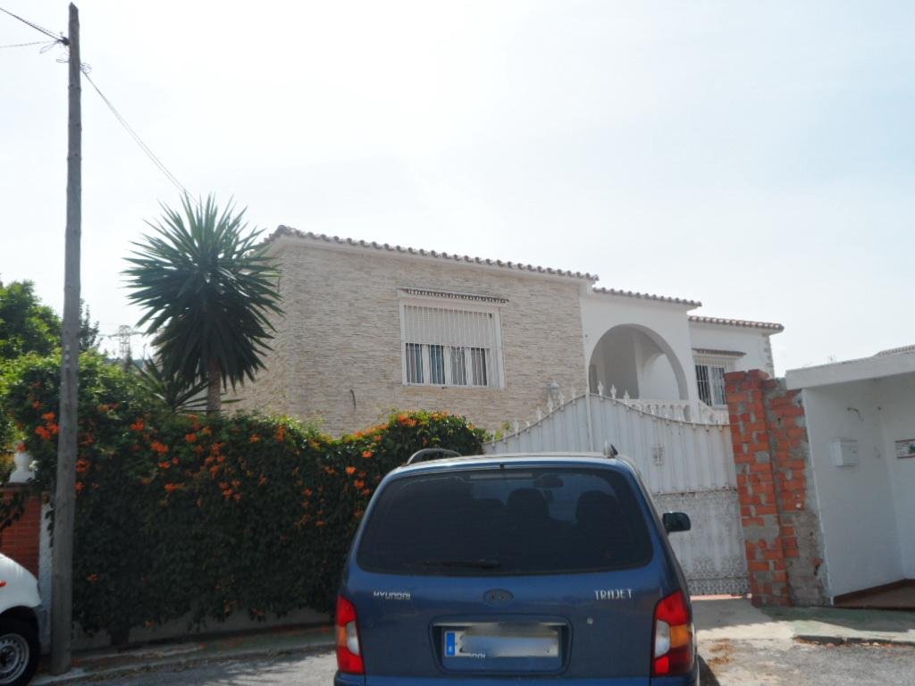 CHALET EN ALHAURIN DE LA TORRE, MÁLAGA.