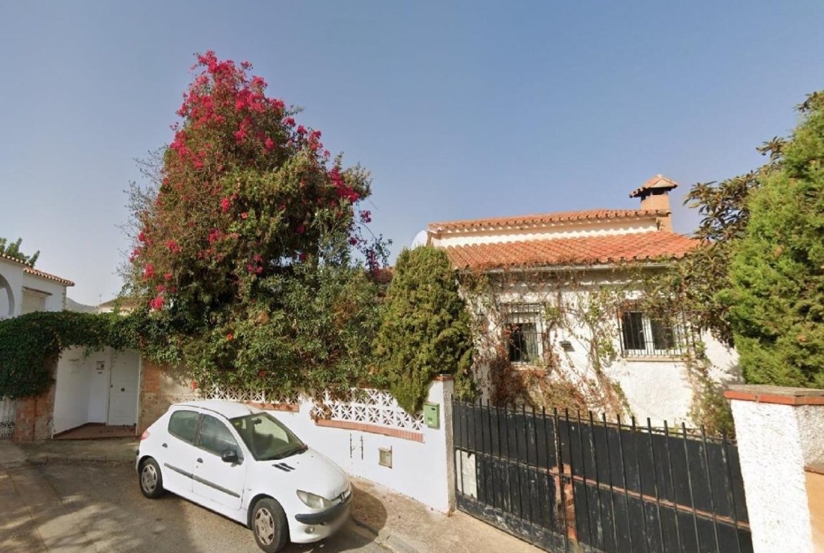 CHALET EN ALHAURIN DE LA TORRE, MÁLAGA.