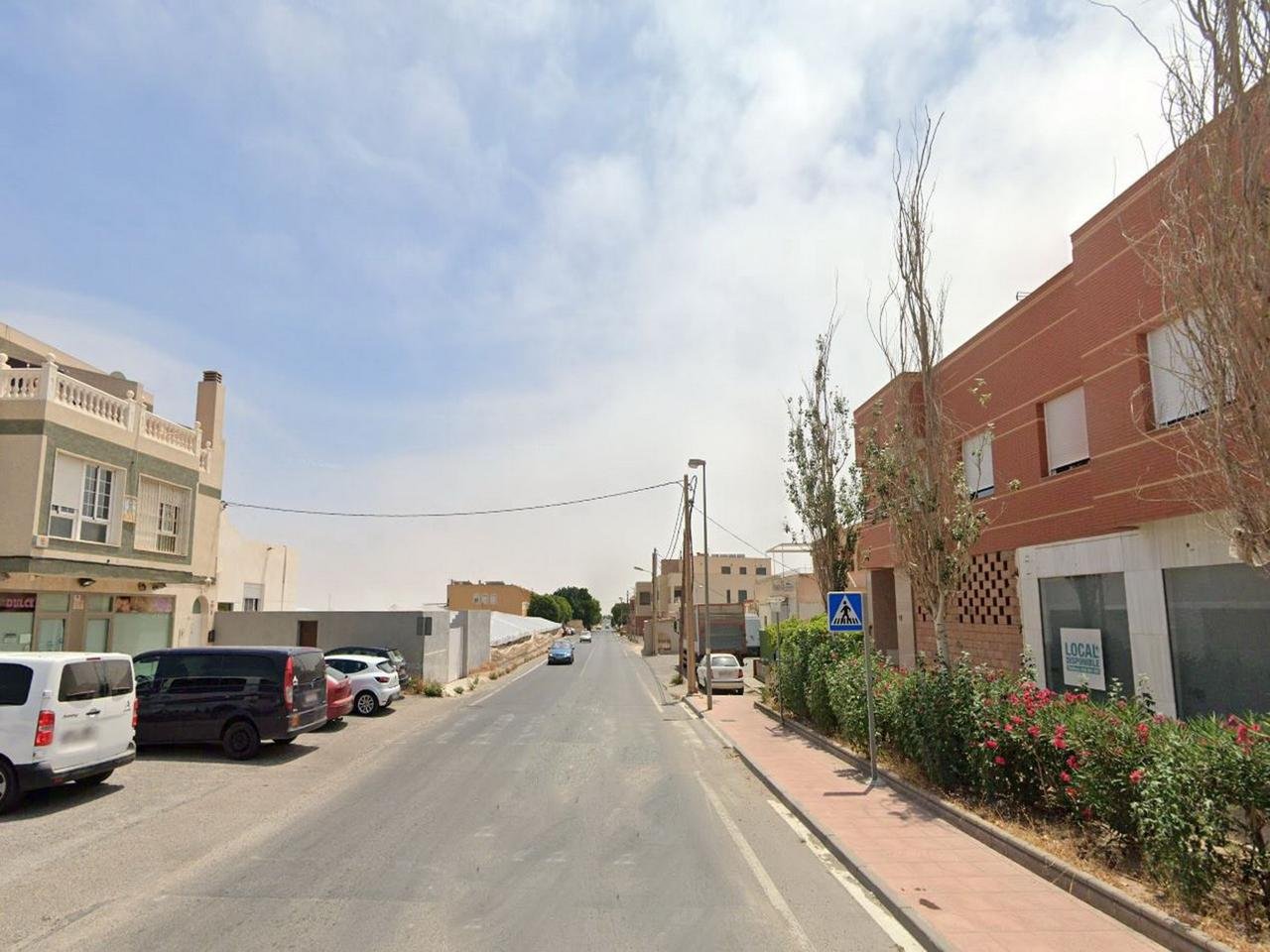 CASA ADOSADA EN ALMERÍA.