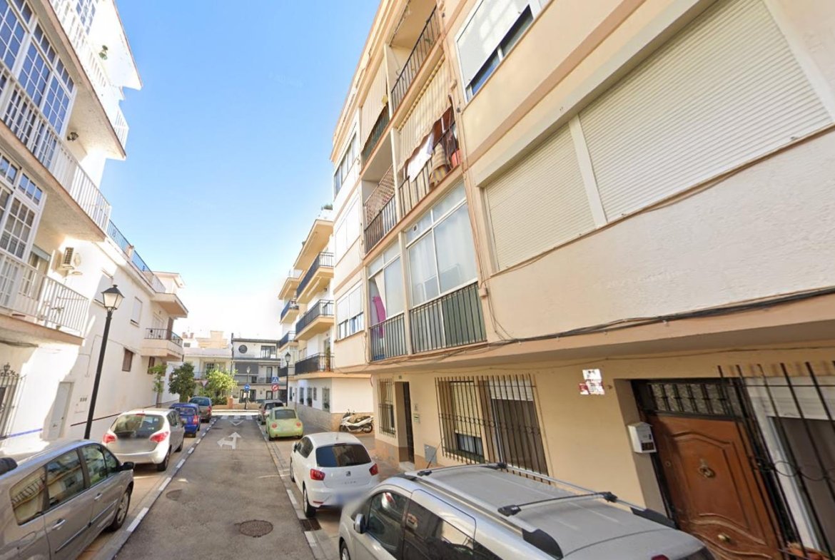 PISO EN FUENGIROLA