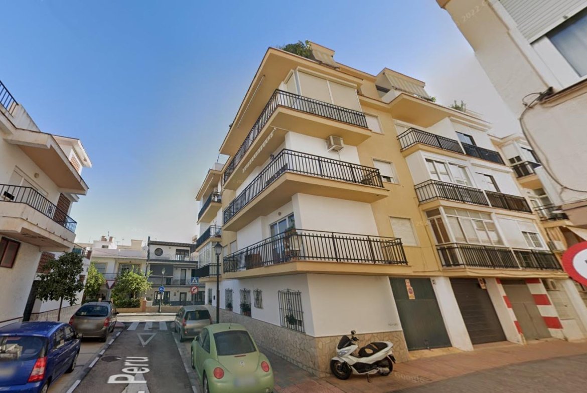 PISO EN FUENGIROLA