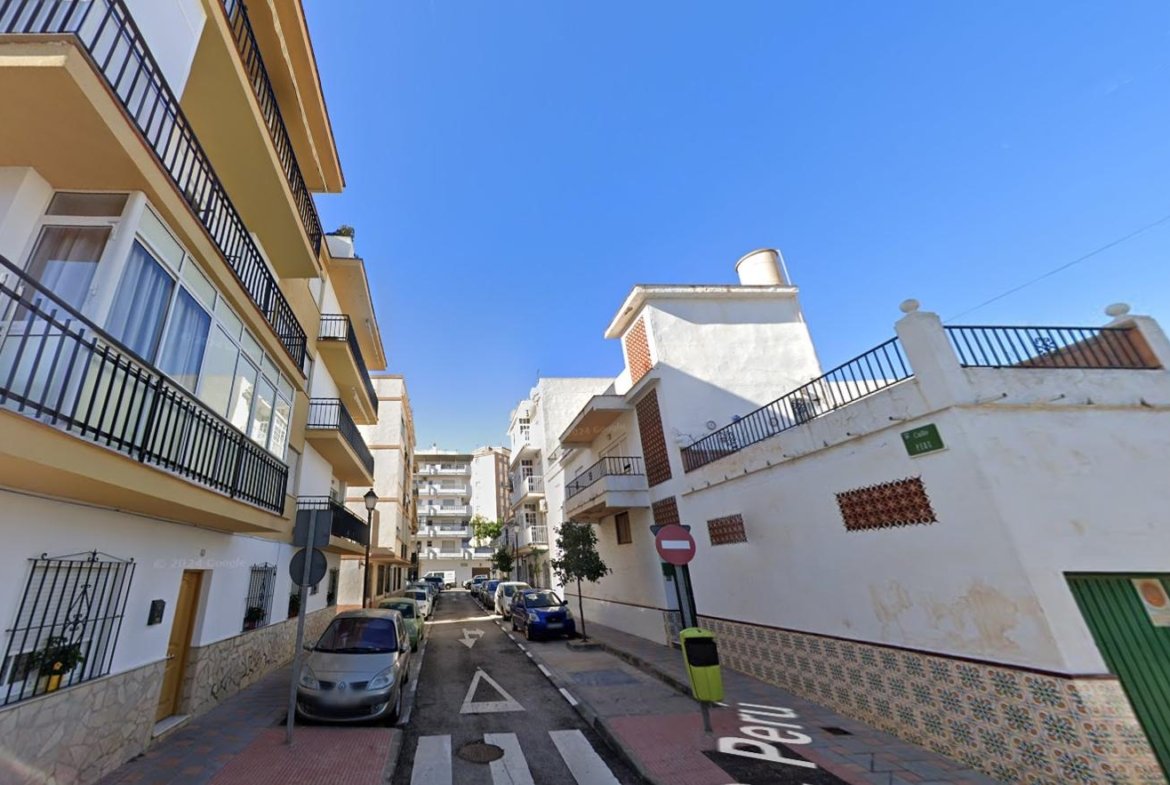 PISO EN FUENGIROLA
