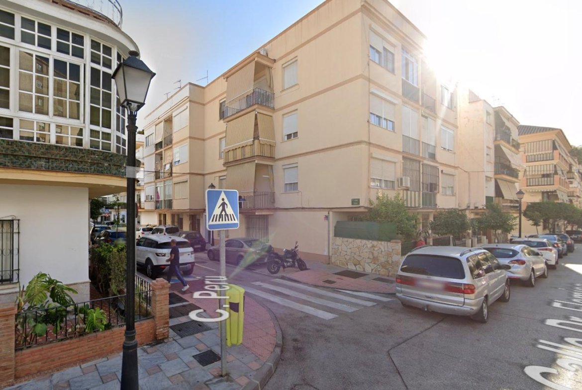 PISO EN FUENGIROLA