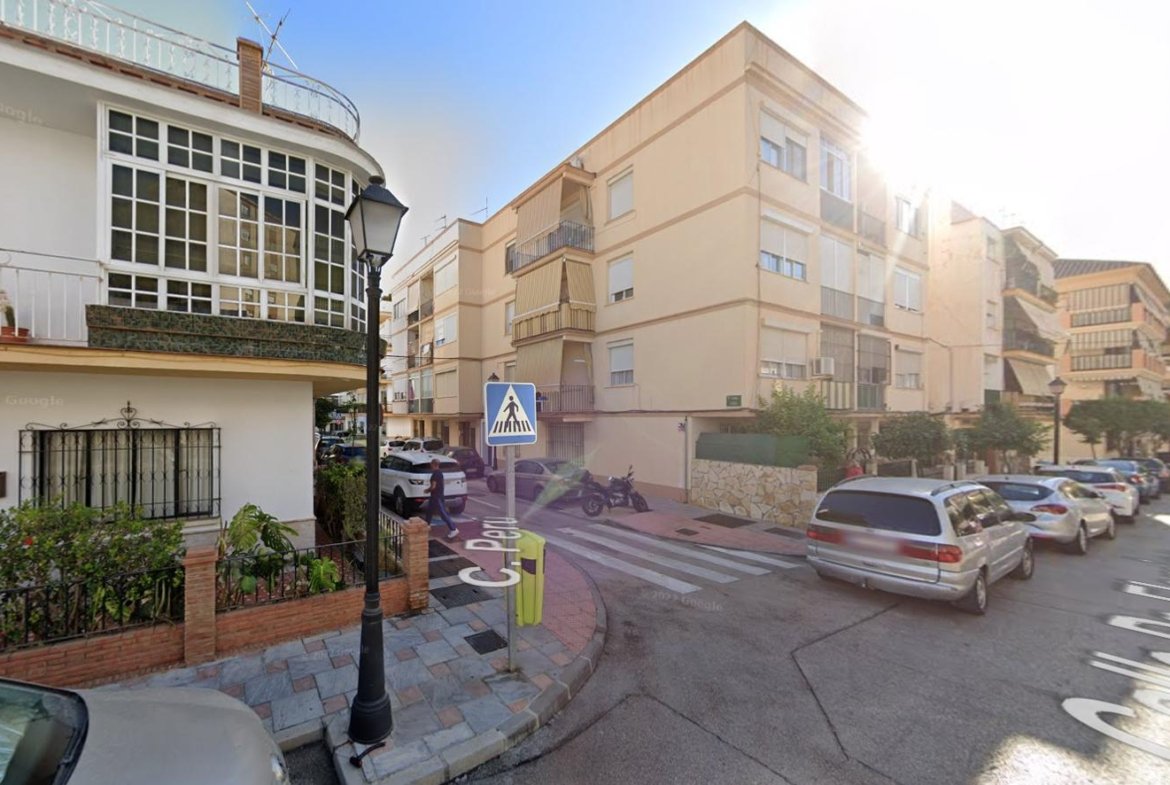 PISO EN FUENGIROLA