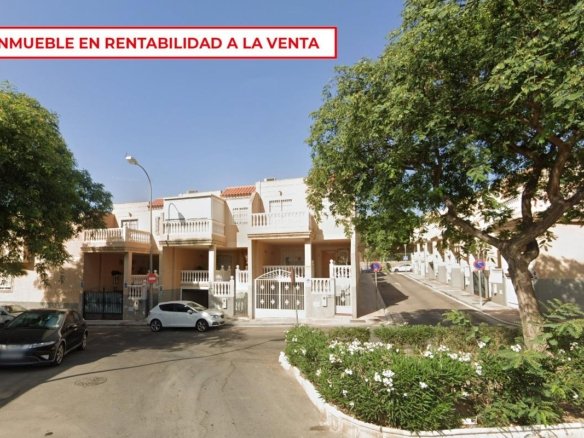 CHALET ADOSADO EN ALMERÍA