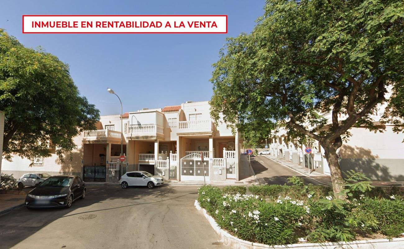 CHALET ADOSADO EN ALMERÍA