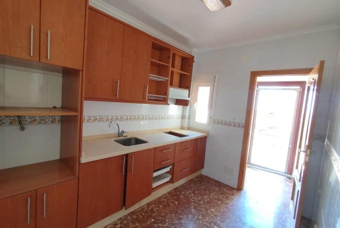 CHALET INDEPENDIENTE EN URB. SANTA ROSA, TORROX