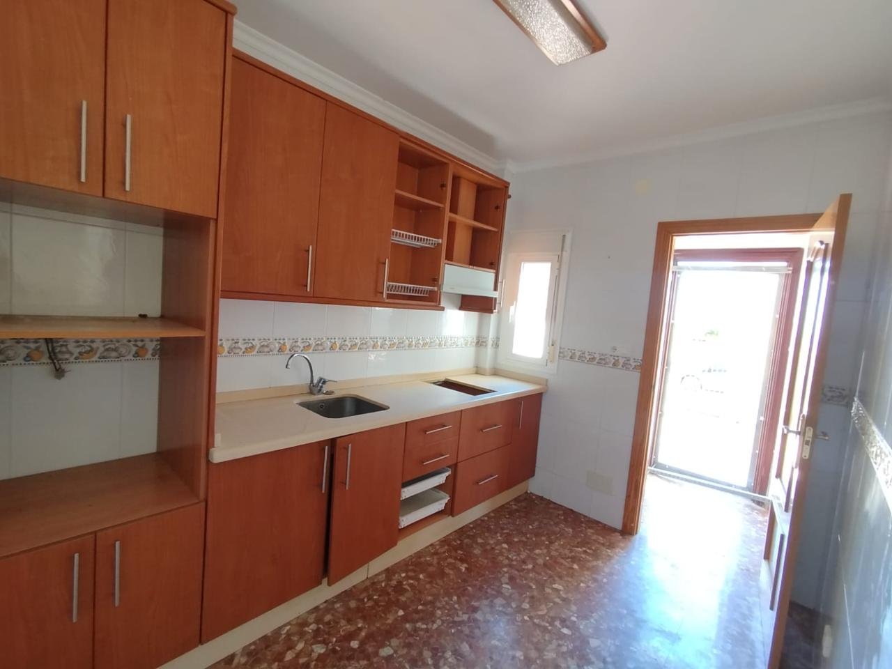 CHALET INDEPENDIENTE EN URB. SANTA ROSA, TORROX