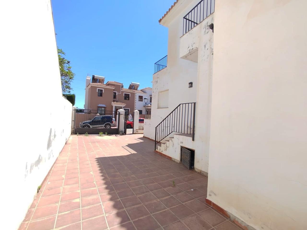 CHALET INDEPENDIENTE EN URB. SANTA ROSA, TORROX