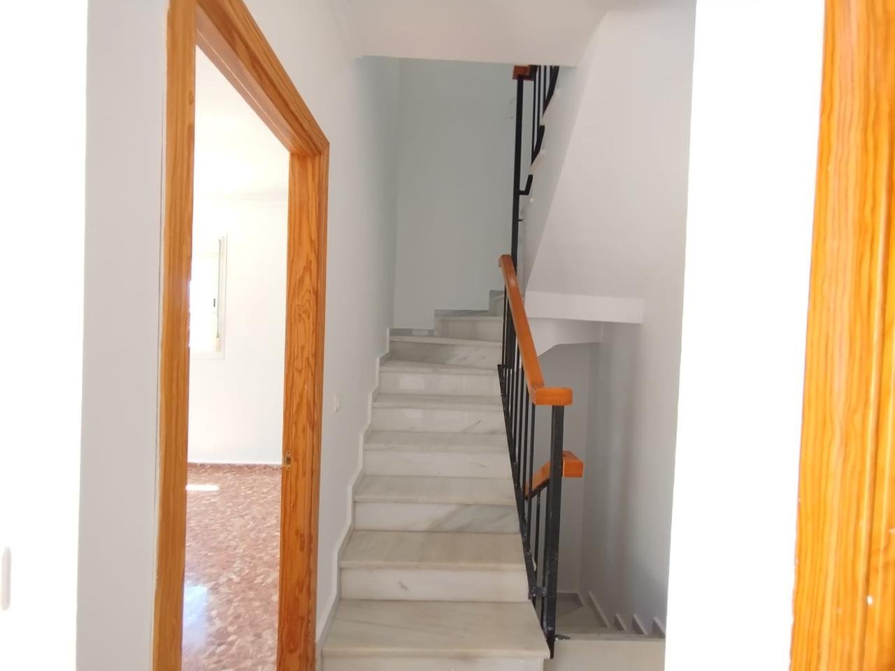 CHALET INDEPENDIENTE EN URB. SANTA ROSA, TORROX
