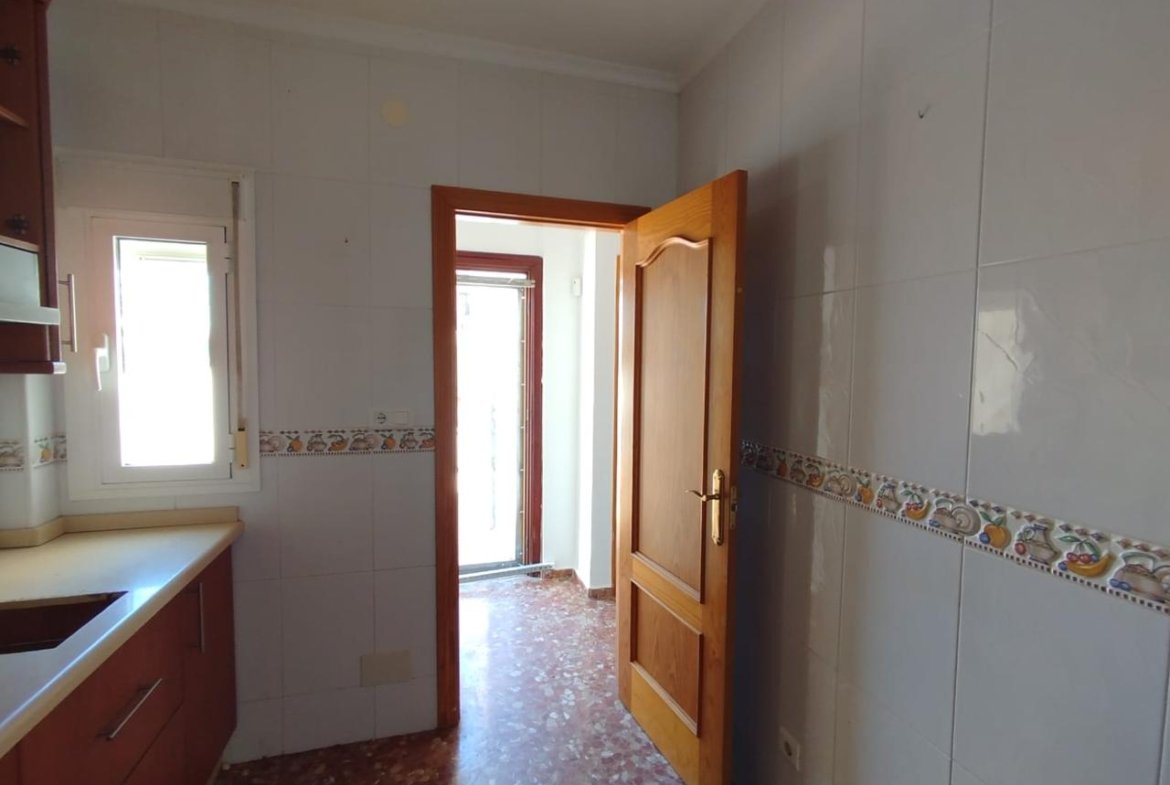 CHALET INDEPENDIENTE EN URB. SANTA ROSA, TORROX