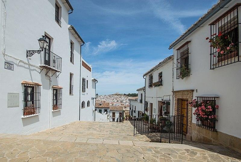CASA ADOSADA EN ANTEQUERA, MÁLAGA