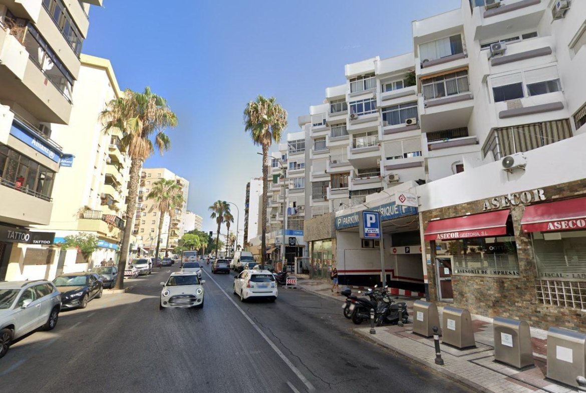 LOCAL COMERCIAL EN TORREMOLINOS, MÁLAGA