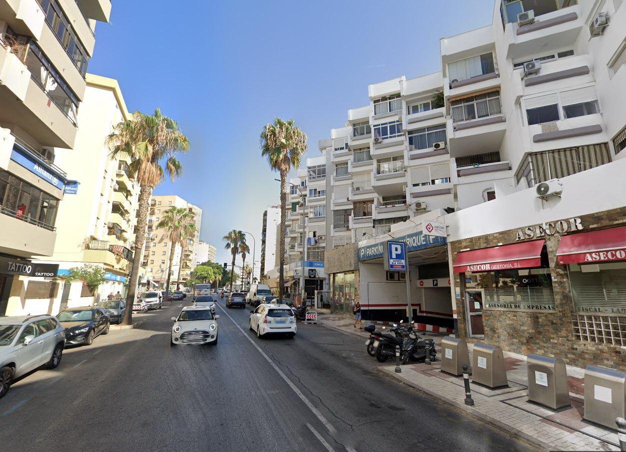LOCAL COMERCIAL EN TORREMOLINOS, MÁLAGA