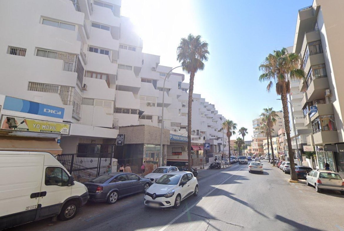 LOCAL COMERCIAL EN TORREMOLINOS, MÁLAGA