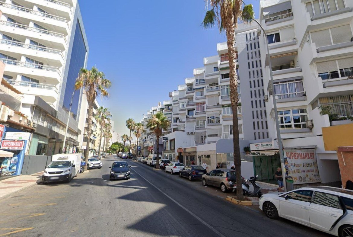 LOCAL COMERCIAL EN TORREMOLINOS, MÁLAGA