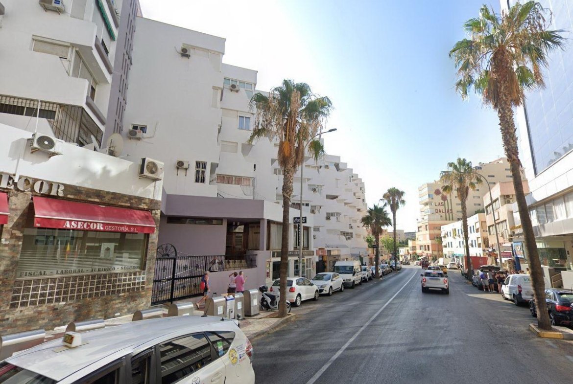 LOCAL COMERCIAL EN TORREMOLINOS, MÁLAGA