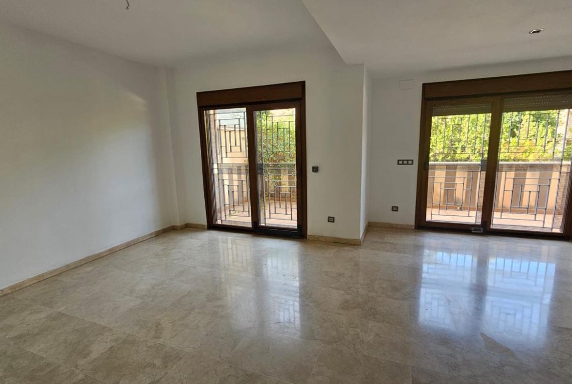 CHALET ADOSADO EN HACIENDA CLAVERO, MÁLAGA