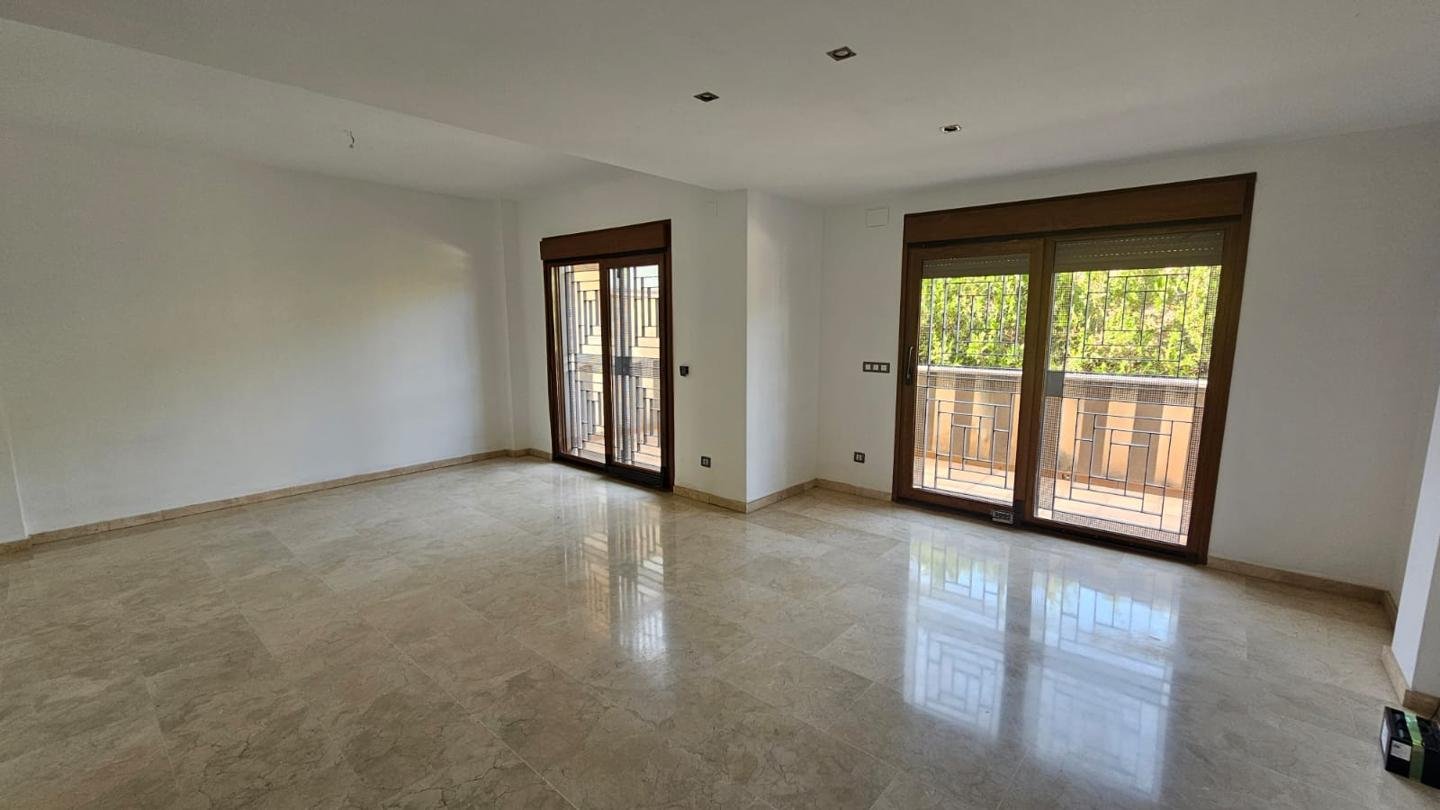 CHALET ADOSADO EN HACIENDA CLAVERO, MÁLAGA