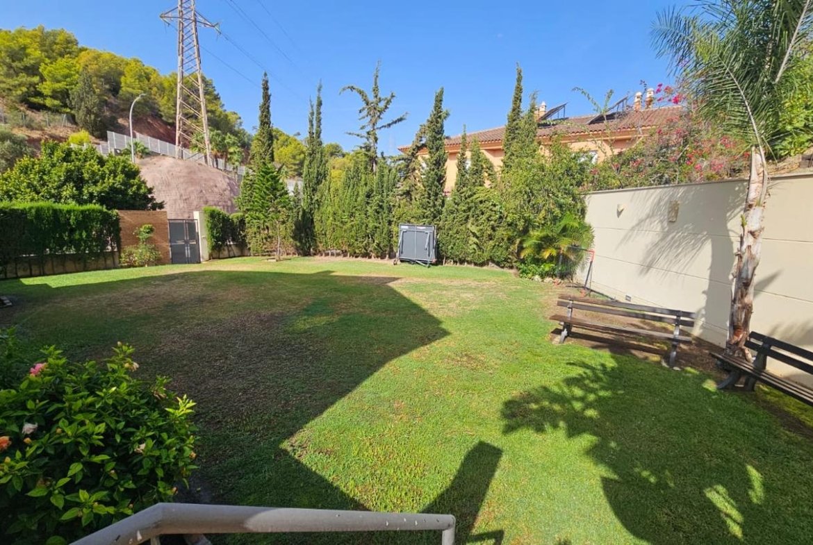 CHALET ADOSADO EN HACIENDA CLAVERO, MÁLAGA