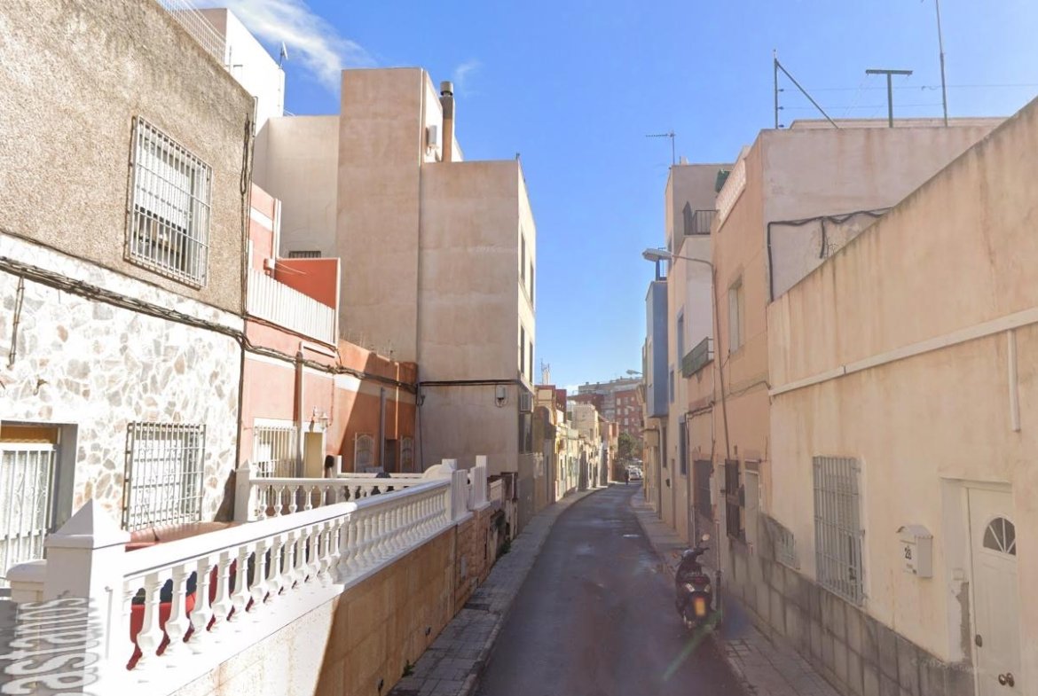 PISO BAJO EN ALMERÍA CAPITAL
