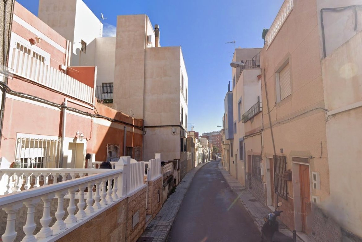 PISO BAJO EN ALMERÍA CAPITAL