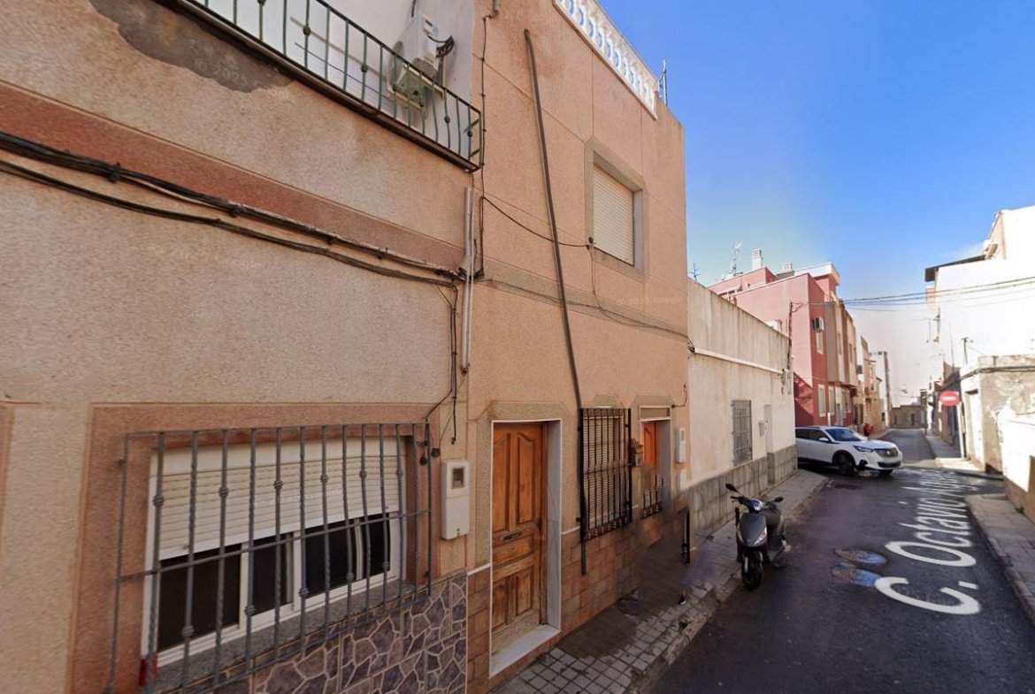 PISO BAJO EN ALMERÍA CAPITAL