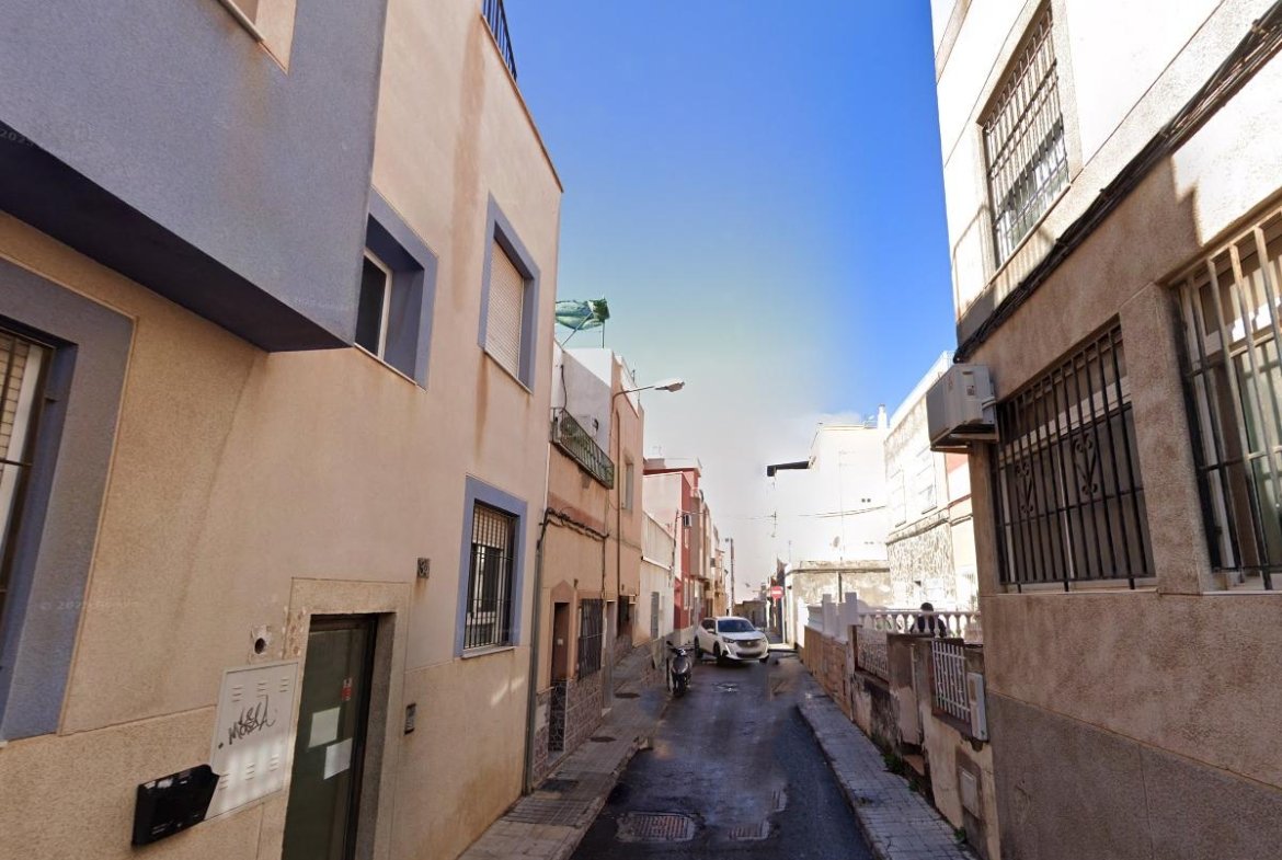 PISO BAJO EN ALMERÍA CAPITAL