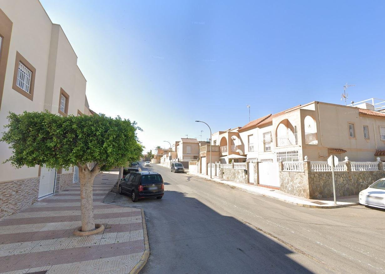 VIVIENDA UNIFAMILIAR EN ROQUETAS DE MAR, ALMERÍA