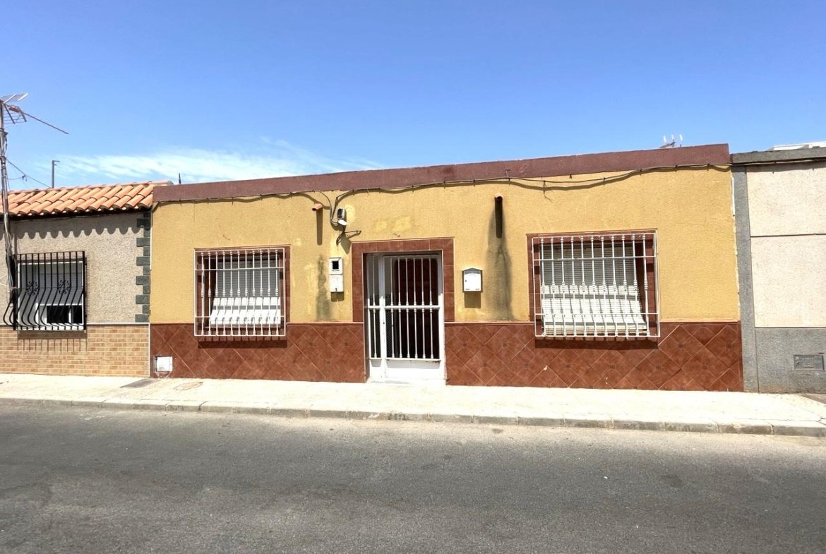 CASA ADOSADA EN ROQUETAS DE MAR, ALMERÍA