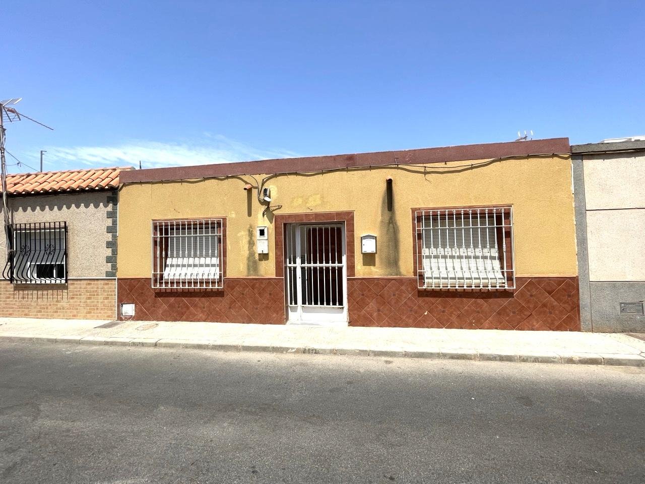 CASA ADOSADA EN ROQUETAS DE MAR, ALMERÍA