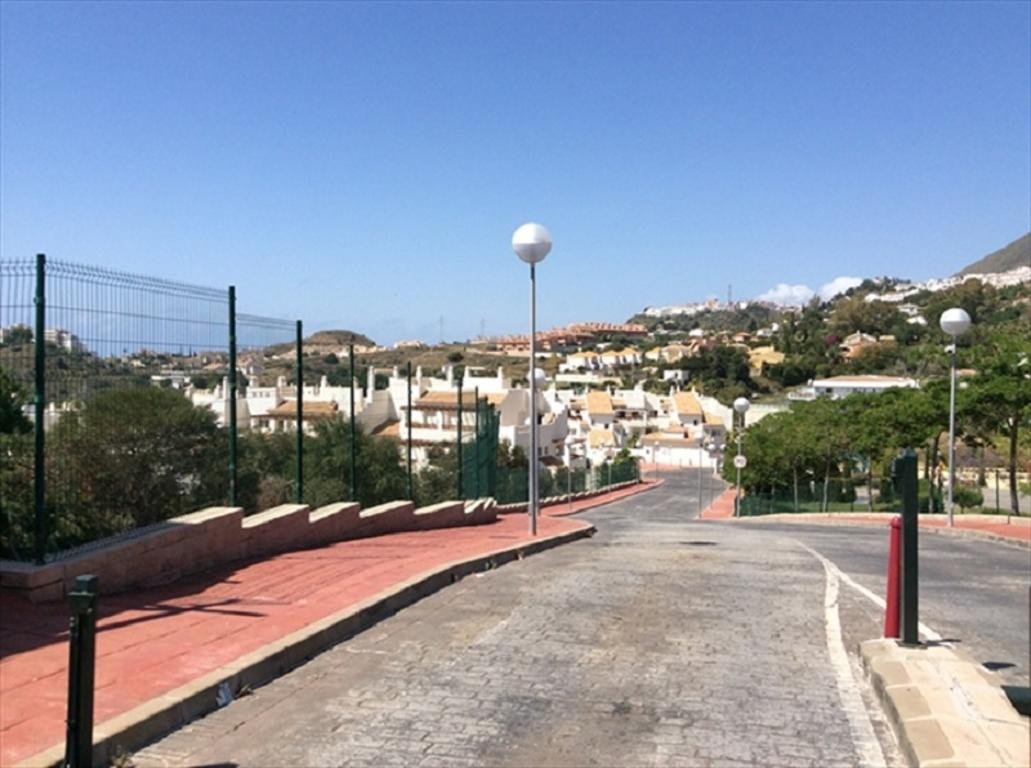 PLAZA DE APARCAMIENTO EN URB. ARENAL GOLF, BENALMÁDENA