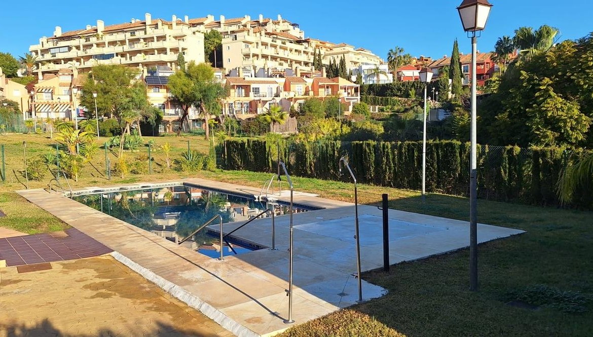 CHALET ADOSADO EN URB. RIVIERA DEL SOL, MIJAS