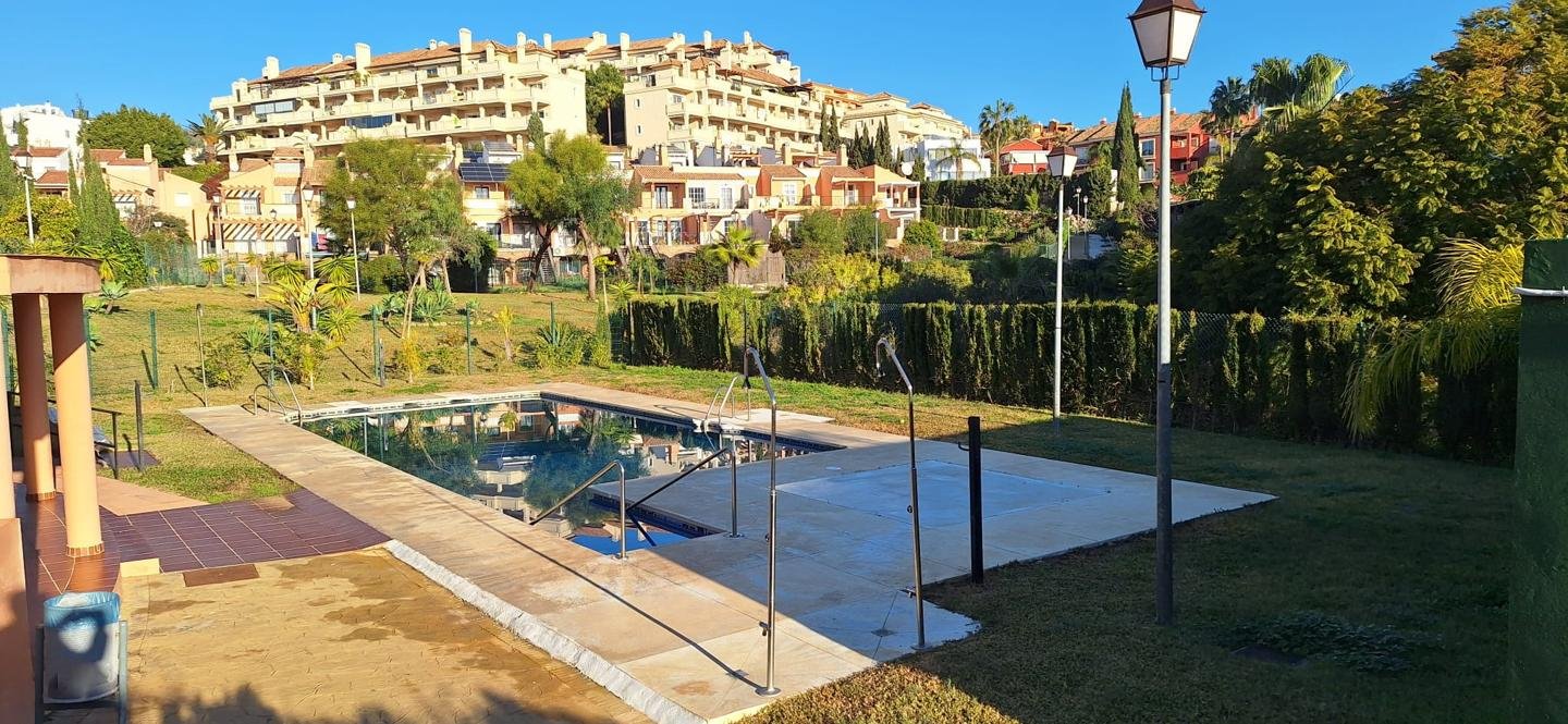 CHALET ADOSADO EN URB. RIVIERA DEL SOL, MIJAS
