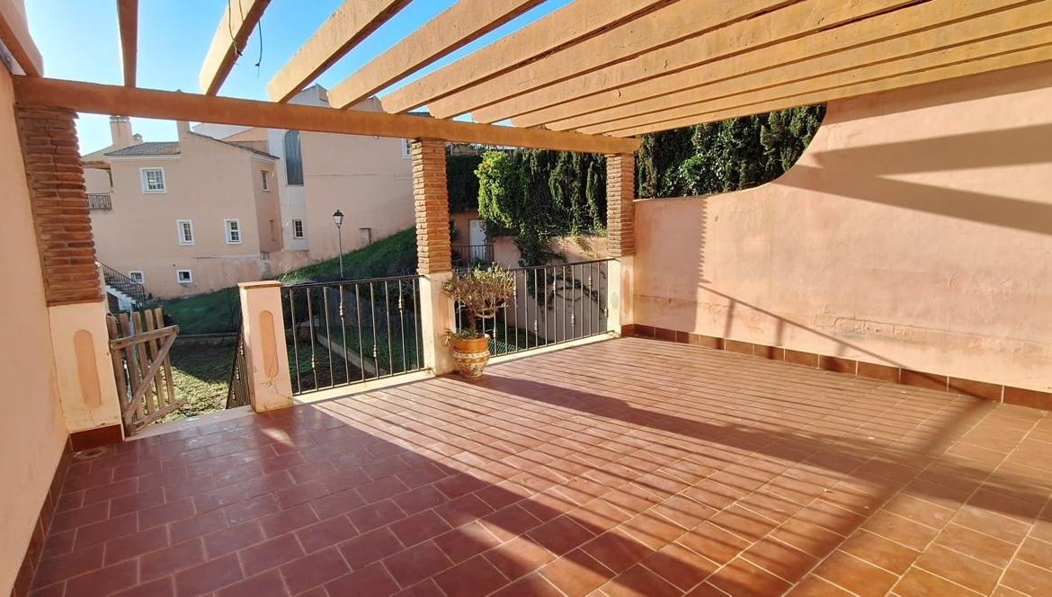 CHALET ADOSADO EN URB. RIVIERA DEL SOL, MIJAS