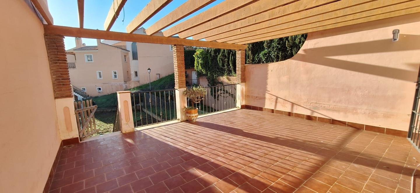 CHALET ADOSADO EN URB. RIVIERA DEL SOL, MIJAS