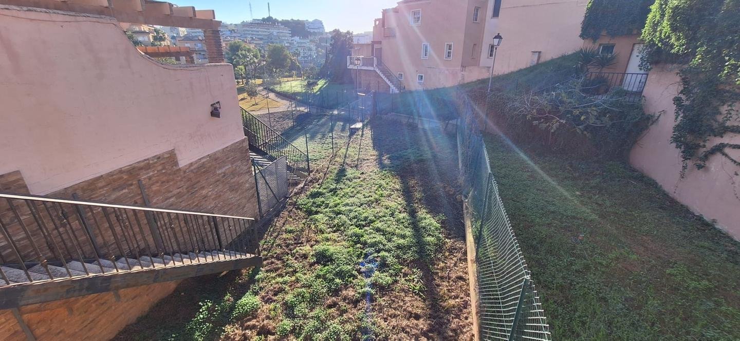 CHALET ADOSADO EN URB. RIVIERA DEL SOL, MIJAS