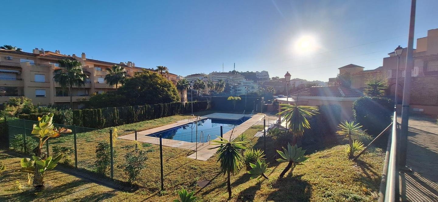 CHALET ADOSADO EN URB. RIVIERA DEL SOL, MIJAS