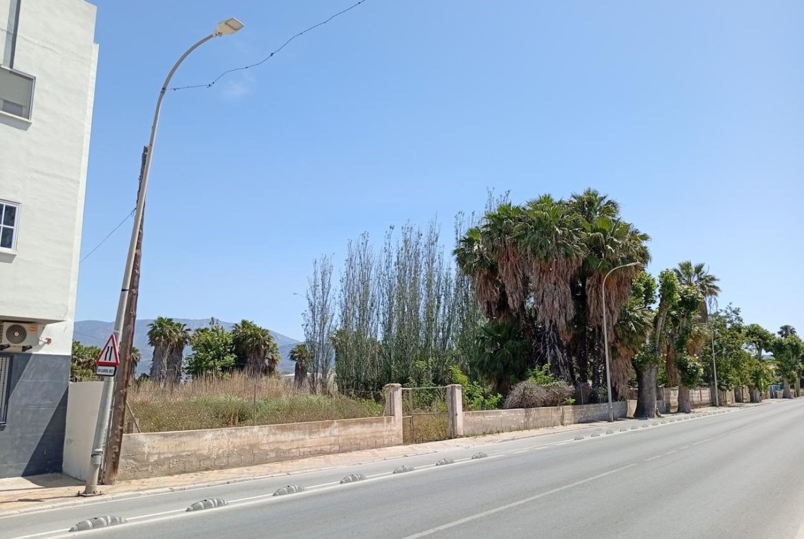 TERRENO CON OBRA EN MOTRIL, GRANADA