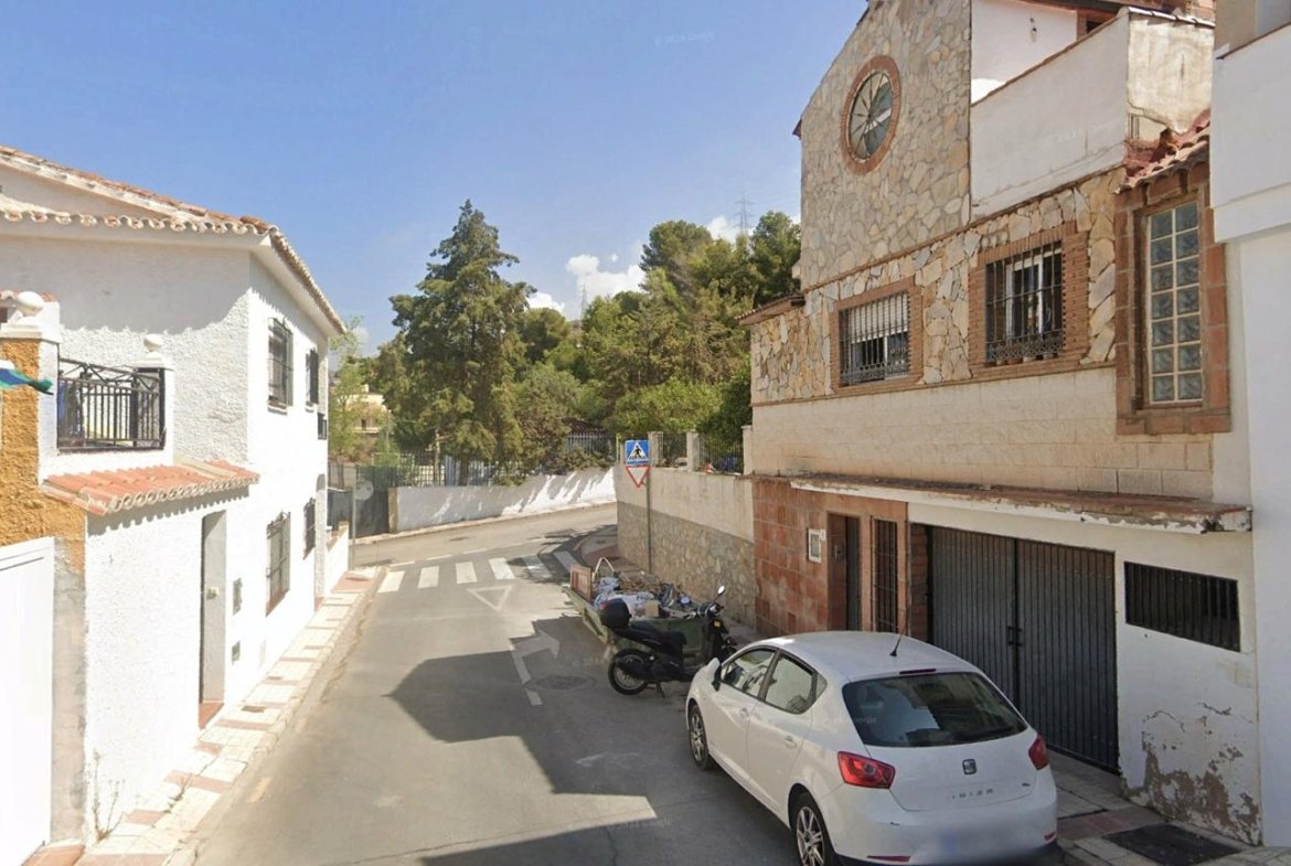 CHALET EN EL PUERTO DE LA TORRE, MALAGA