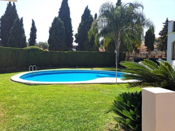 CHALET ADOSADO EN NAGÜELES, MARBELLA